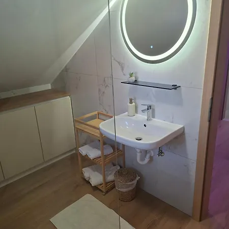 Couette-café Apartma Brigita *