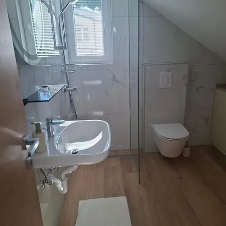 Apartma Brigita Couette-café *